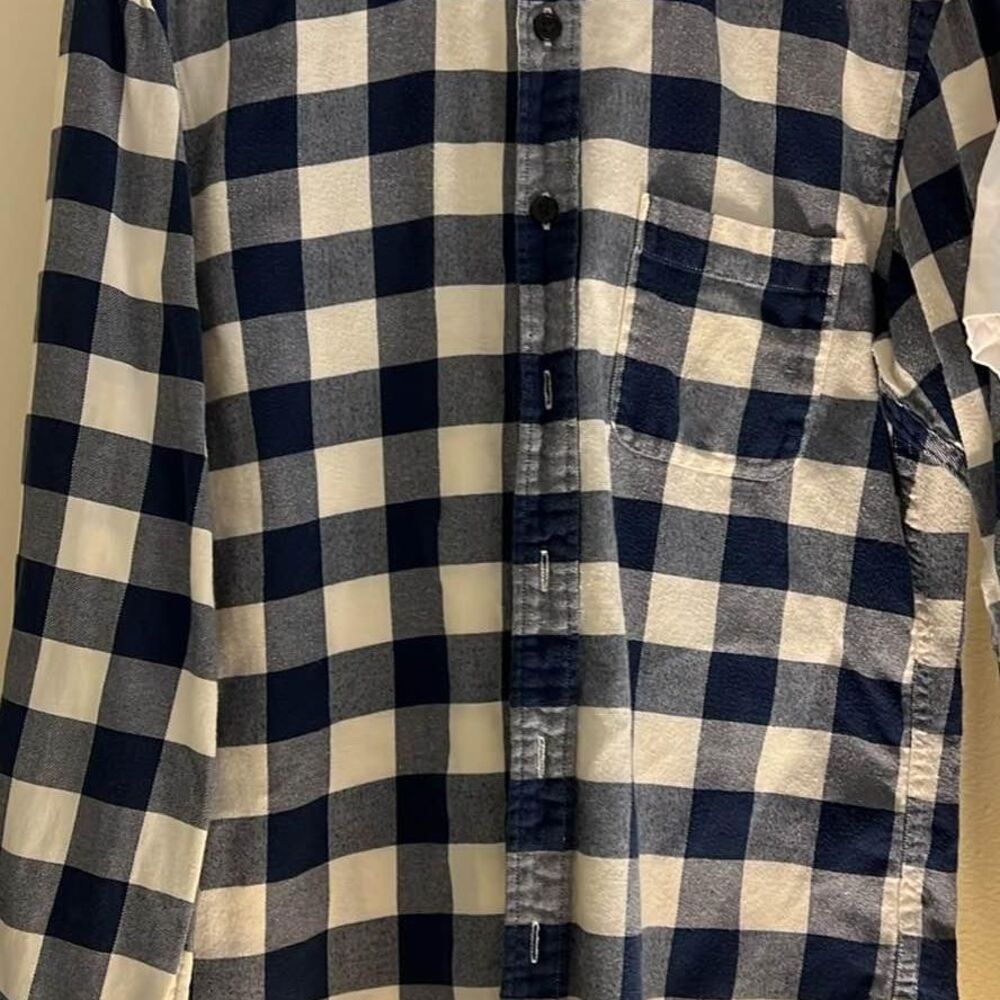 Uniqlo Size M Plaid Shirt